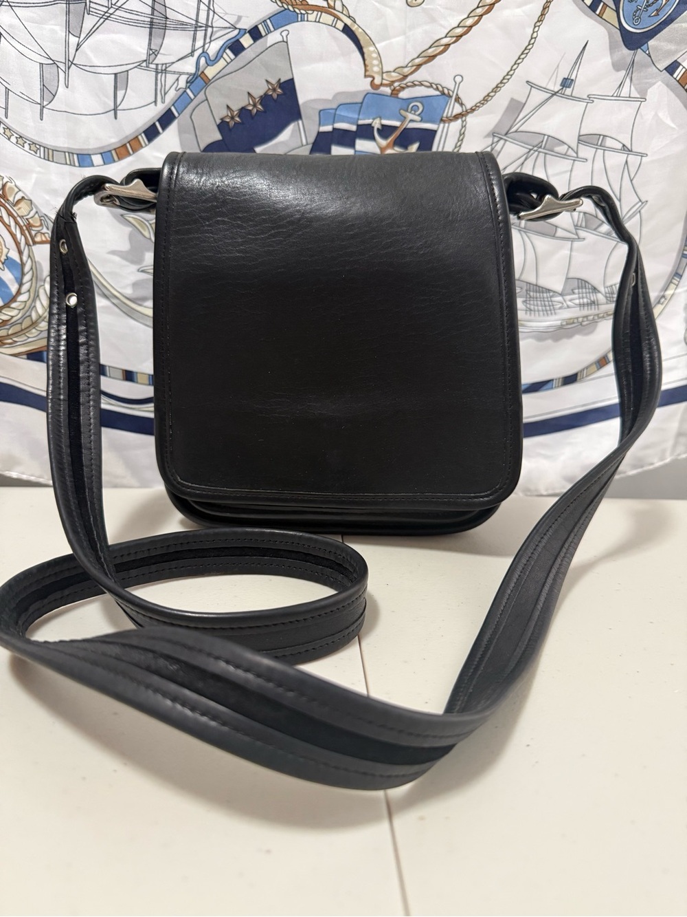 Vintage Coach Classic Black Leather Crossbody Bag - Timeless Everyday Style